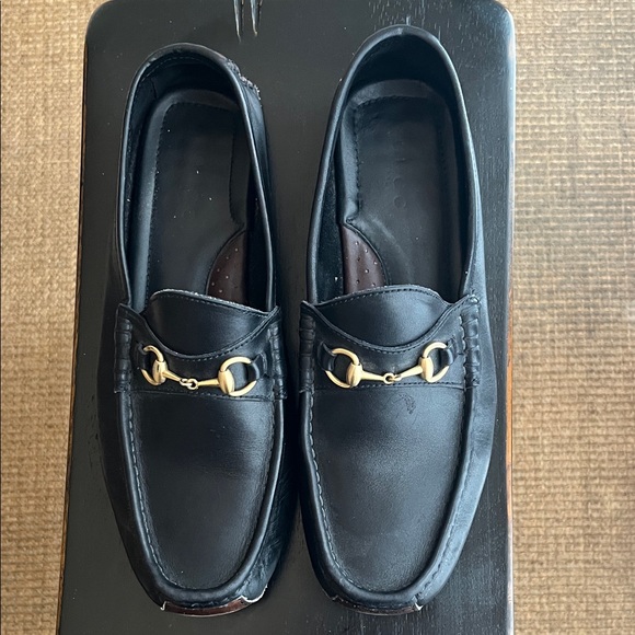 Gucci Black Leather Women's Horsebit Loafers with Gold Hardware - Picture 6 of 14